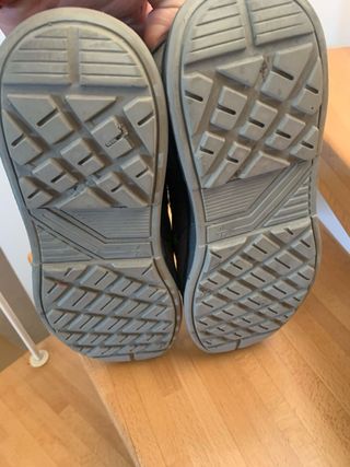 Zapatos de seguridad grises y verdes U POWER