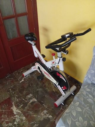 Bicicleta Estática Blanca con si llon de gel