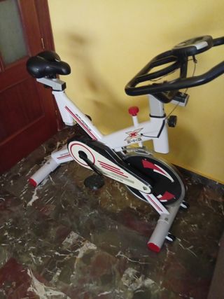 Bicicleta Estática Blanca con si llon de gel