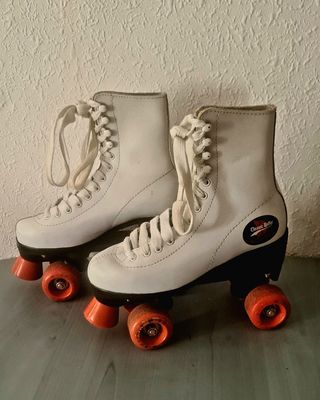 Patines Clásicos Blancos Ruedas Naranja