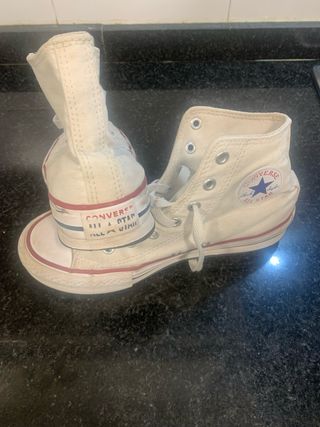 Zapatillas Converse Niña Blancas. Poco uso .