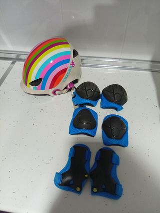 Casco y protecciones patinaje infantil