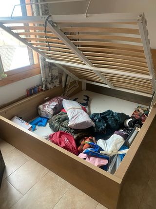 Canapé IKEA madera crema en buen estado 