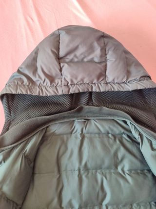 Chaleco Zara Verde Oliva con Capucha