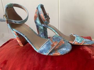 Zapatos Roberto Botella bordados