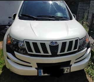 Mahindra XUV 500 2014
