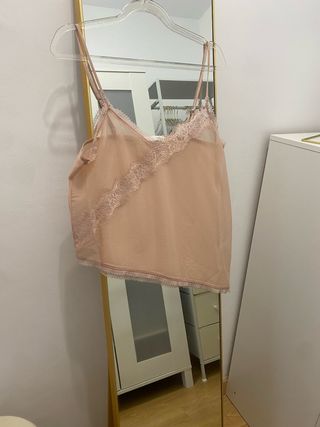 Top lencero Zara rosa con encaje