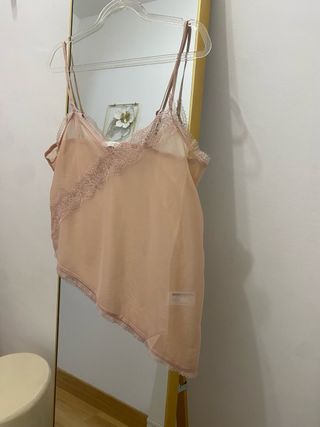 Top lencero Zara rosa con encaje