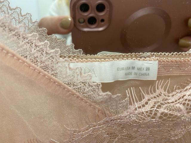 Top lencero Zara rosa con encaje