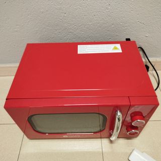 Microondas Mandine Rojo.