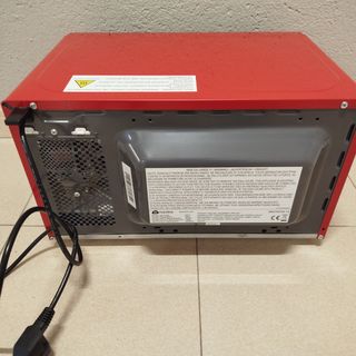 Microondas Mandine Rojo.