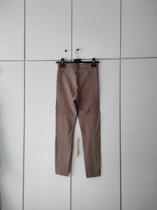 Pantalón cuadros Zara