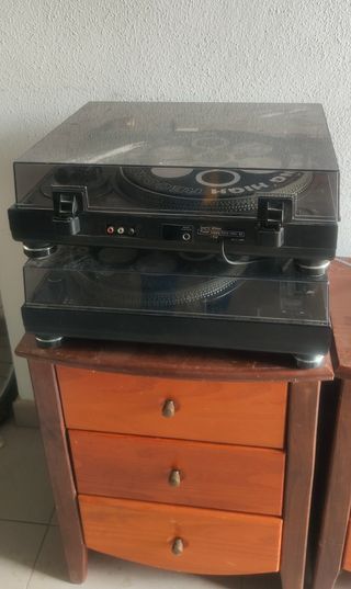 Tocadiscos QUARTZ direct drive turntable