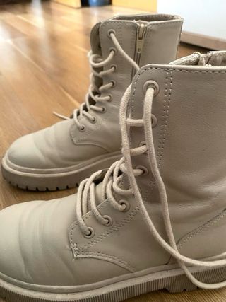 Botas blancas para niñas