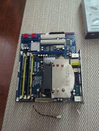 Placa Base ASRock G41C-GS con 2gb ram