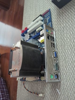 Placa Base ASRock G41C-GS con 2gb ram