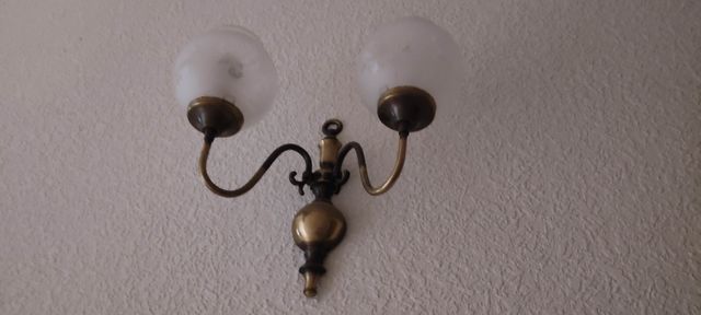 Apliques de luz dorados y transparentes