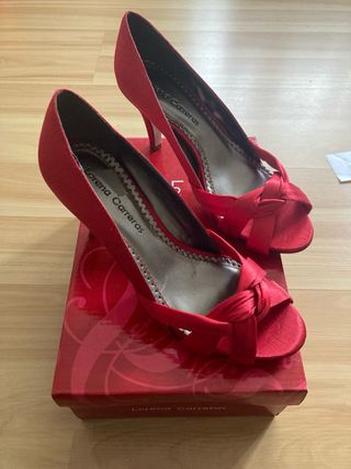 Zapatos de tacón rojos Lorena Carreras Talla 38