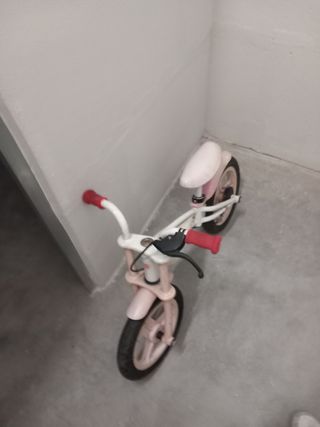Bicicleta niña sin pedales rosa