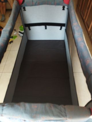 Cuna de viaje plegable