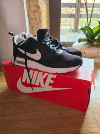 Tenis Nike Negro Talla 38