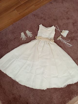 Vestido de comunión blanco roto con accesorios