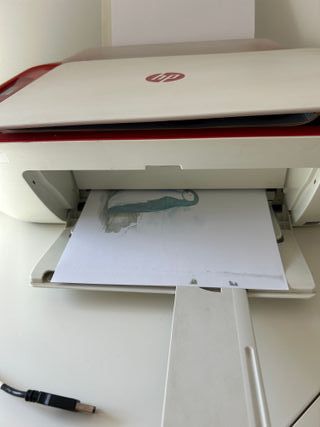 Impresora HP DeskJet 2633 Roja y Blanca