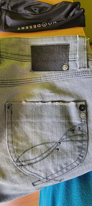 Pantalón vaquero recto Stradivarius T.36