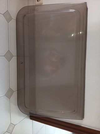 Ventana caravana ahumada 
Medidas 96'5 por 60 cm