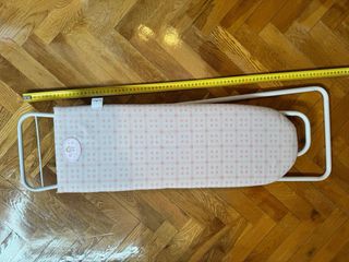 Tabla de planchar y plancha de juguete