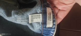 Pantalones cortos vaqueros desgastados