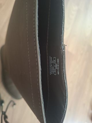 Botas altas marrones Zara, son como de plástico
