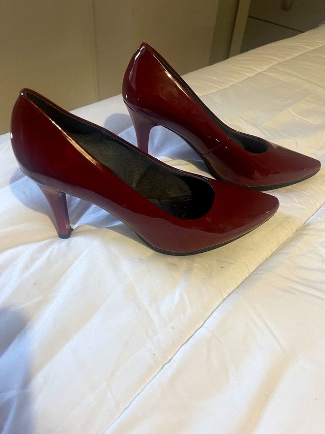 Zapatos de sra. tacón 2 negros y 2 granates n°38