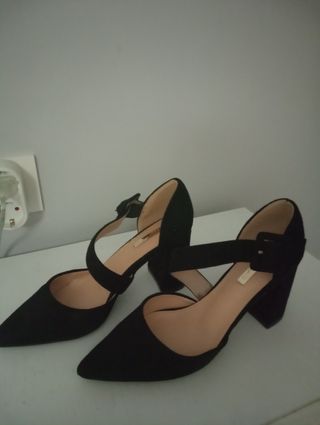Zapatos de sra. tacón 2 negros  y 2 granates  n°38