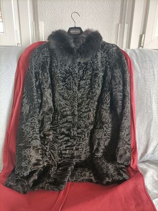 Chaquetón de astracán negro 