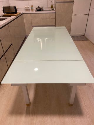 Mesa extensible cristal templado y metal
