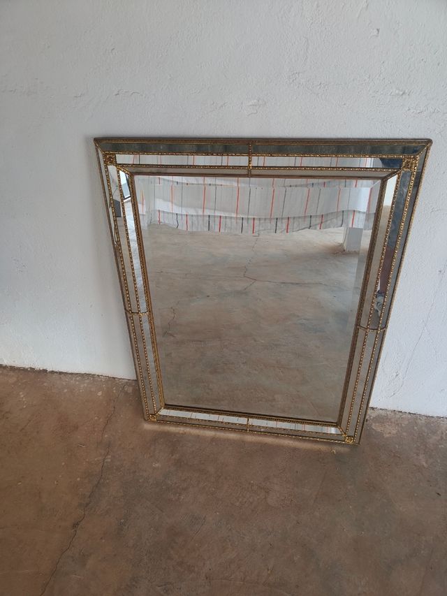 Espejo de pared dorado y plateado