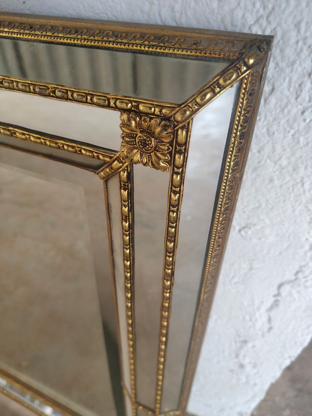 Espejo de pared dorado y plateado