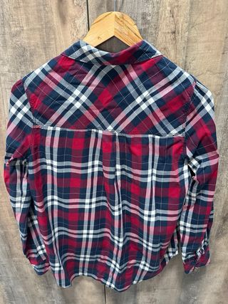 Camisa de cuadros roja y azul