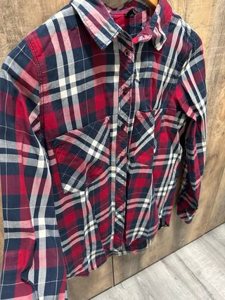 Camisa de cuadros roja y azul