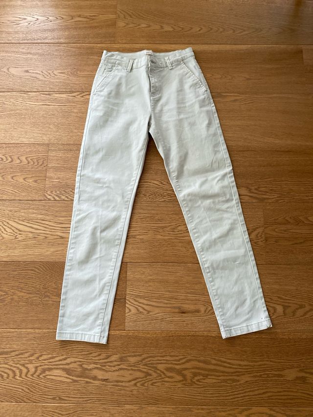 Conjunto chaqueta, camisa, corbata y pantalón