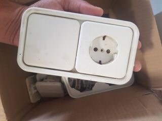 Enchufe BJC 8 + Interruptor Doble/Individual