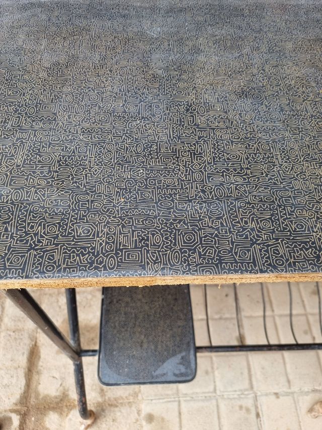 Mesa TV Años 50 Diseño Geométrico