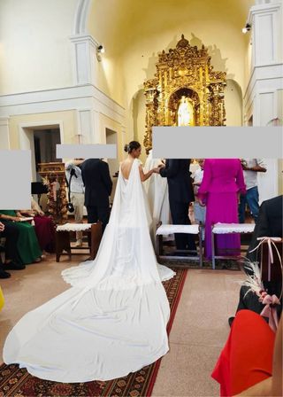 Capa de Vestido de Novia Blanca