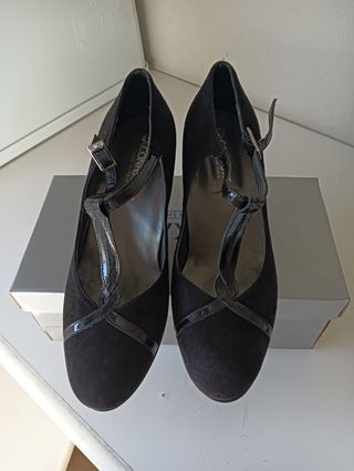Scarpe donna Confort camoscio e vernice nere