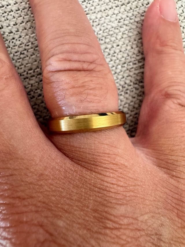 Anillo de Tungsteno Dorado
