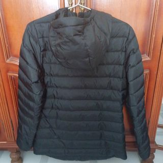 Abrigo Asics Negro