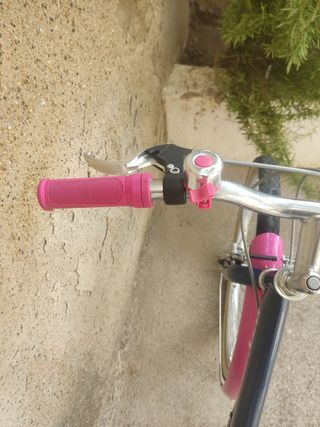Bicicleta infantil Btwin rosa y azul