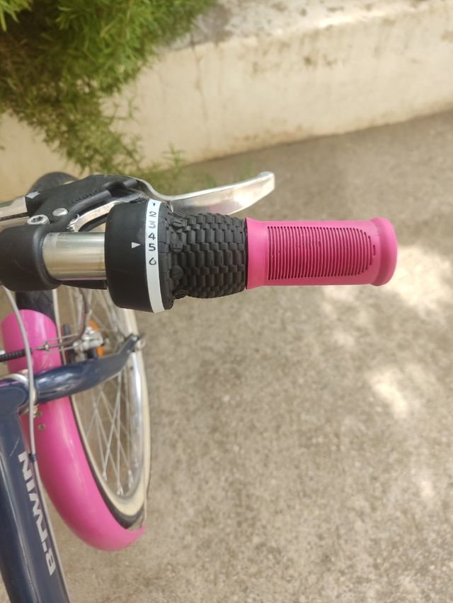 Bicicleta infantil Btwin rosa y azul