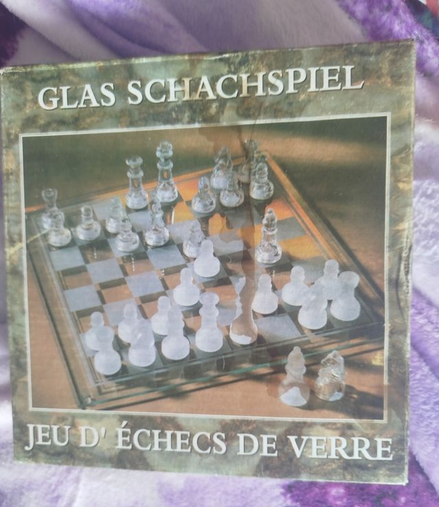 Juego de ajedrez de cristal